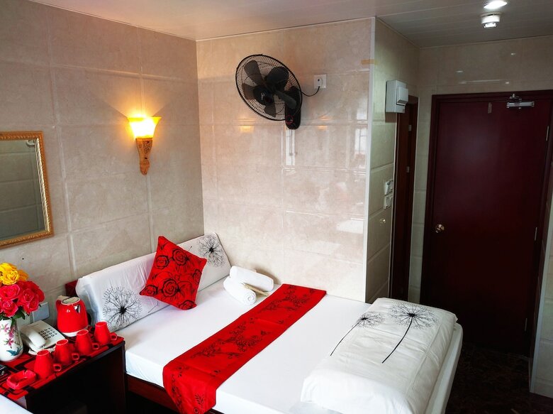 Hostal Paris Guest House - Hostel