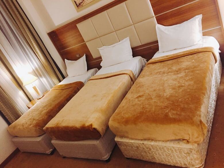 Hotel Golden Tulip Al Mektan
