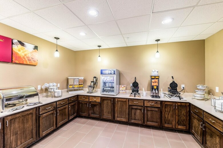 Hotel Comfort Suites Grand Prairie - Arlington North