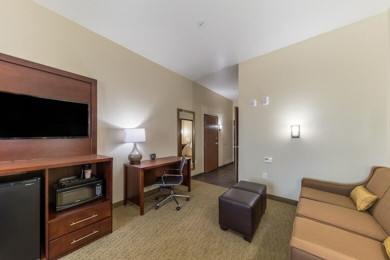 Hotel Comfort Suites Grand Prairie - Arlington North