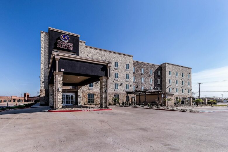 Hotel Comfort Suites Grand Prairie - Arlington North