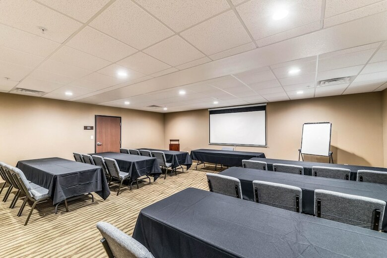 Hotel Comfort Suites Grand Prairie - Arlington North