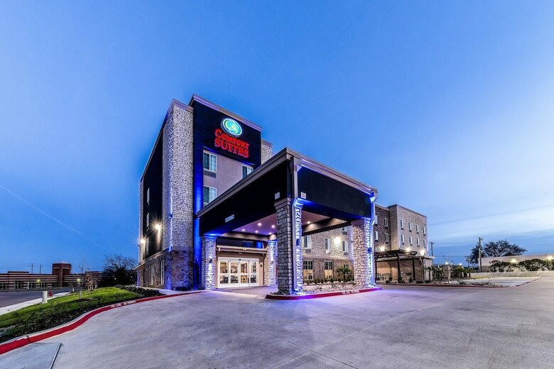 Hotel Comfort Suites Grand Prairie - Arlington North