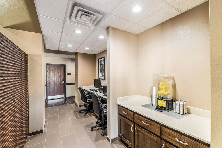 Hotel Comfort Suites Grand Prairie - Arlington North