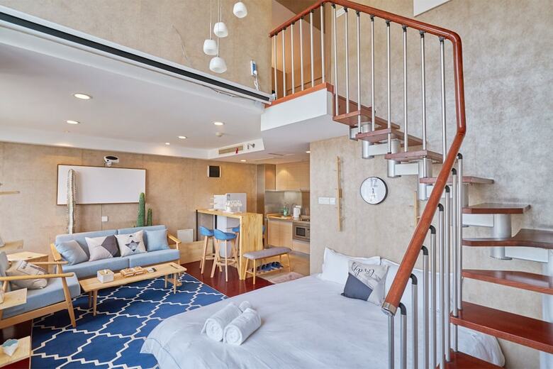 Summer Flower Apartment