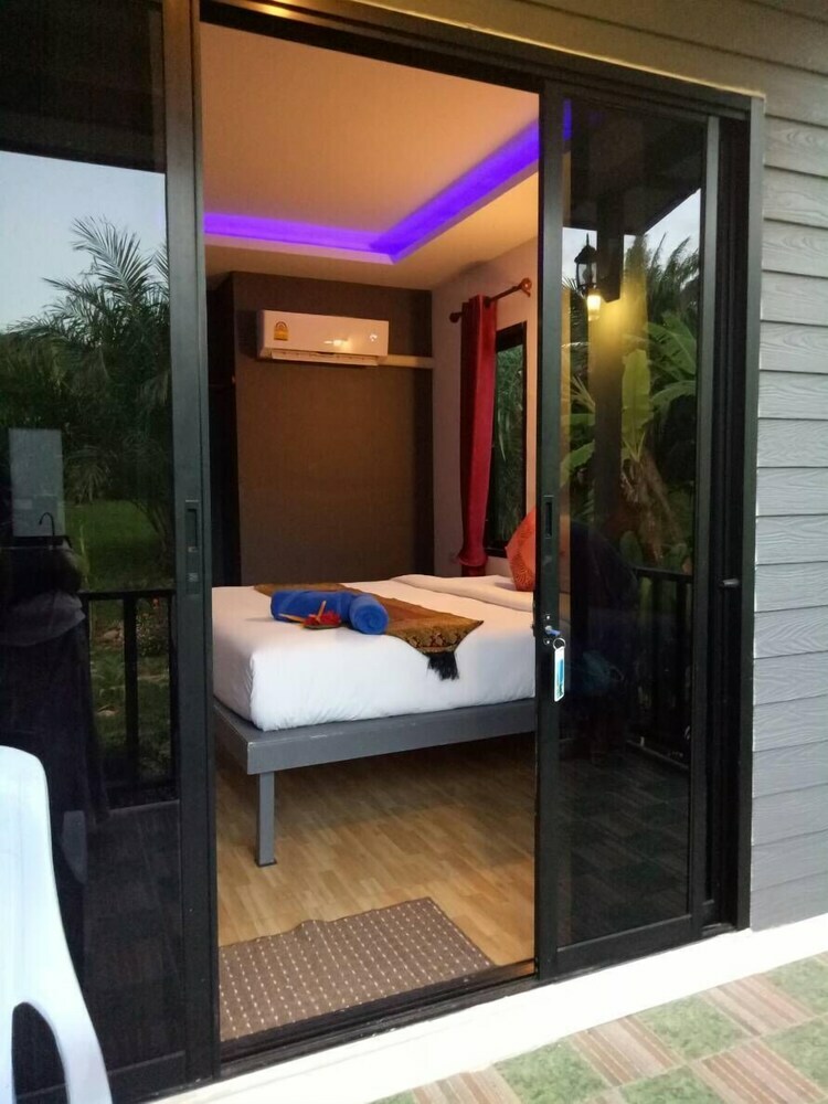 Hotel Baan Reenaa Lanta