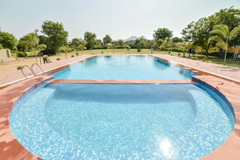 Hotel Pushkar Rajwara Resort