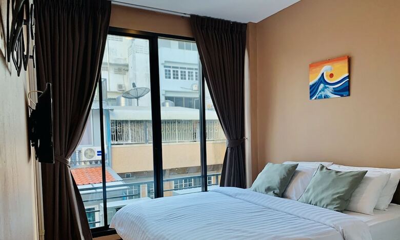 Hostal Click Hostel