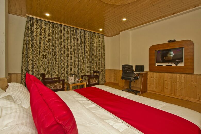 Hotel Sarthak Regency