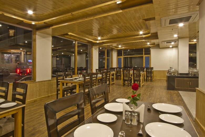 Hotel Sarthak Regency