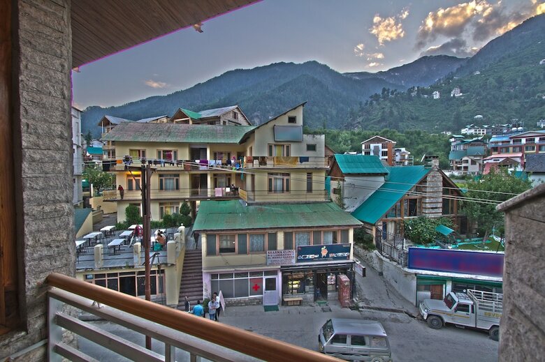 Hotel Sarthak Regency