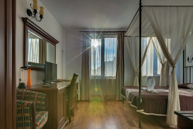 Fullton Hotel