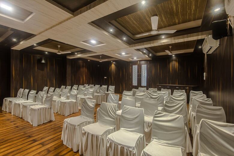 Oyo 9501 Hotel Shanti Kamal B N