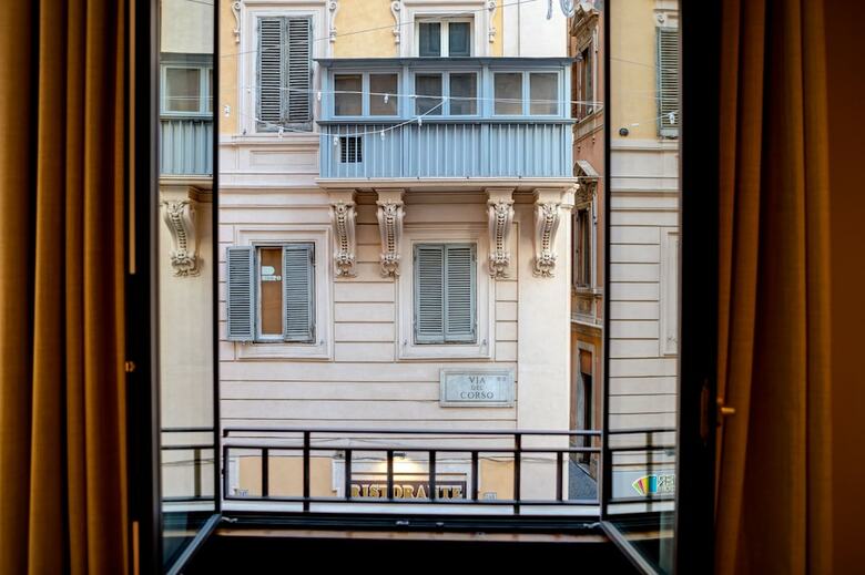 Singer Palace Hotel