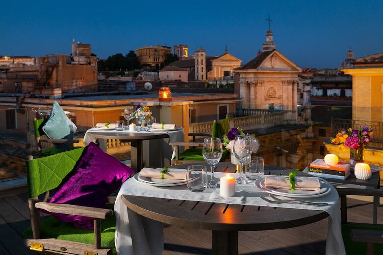 Singer Palace Hotel
