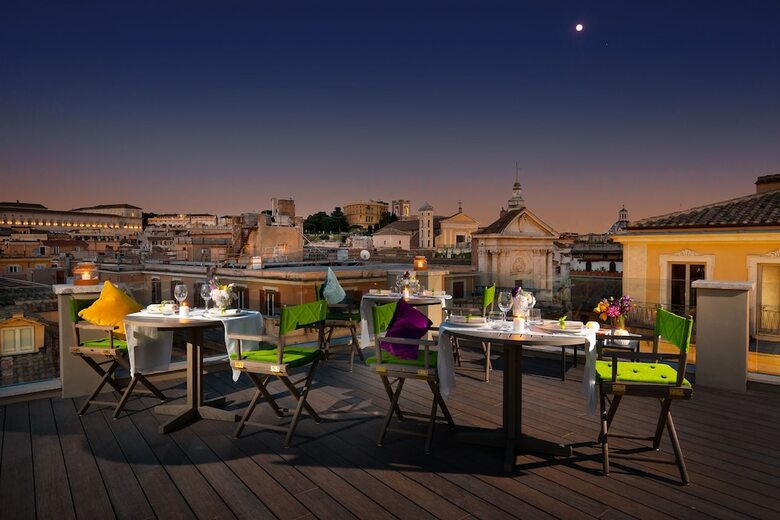 Singer Palace Hotel