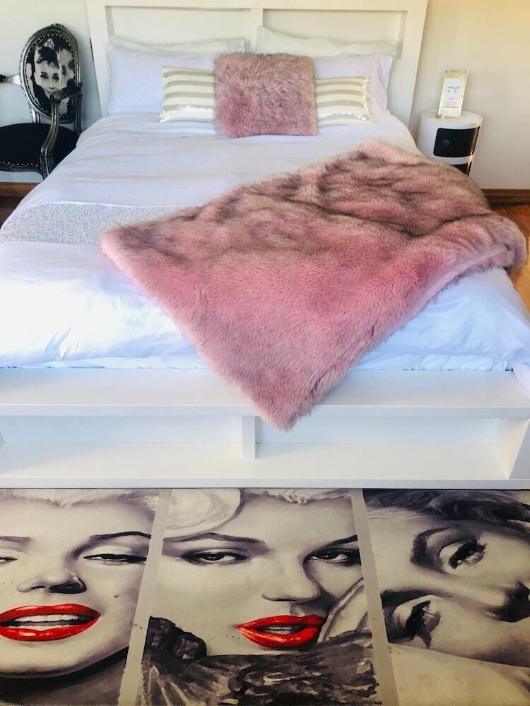 Breakfast At Tiffany's B&B