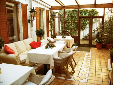 Hostal Hotel Gasthaus Krone