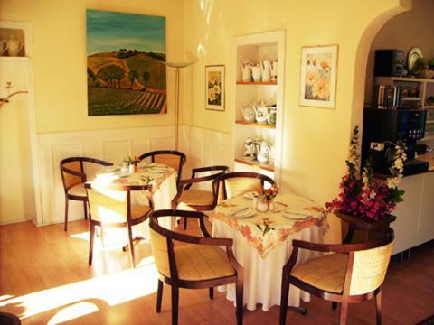 Hostal Hotel Gasthaus Krone