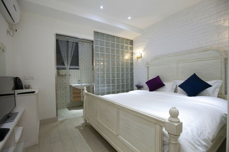 Bed & Breakfast Stay In Joy Xiaoyin Tongli