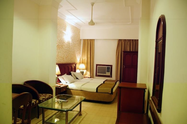 Mohan Hotel