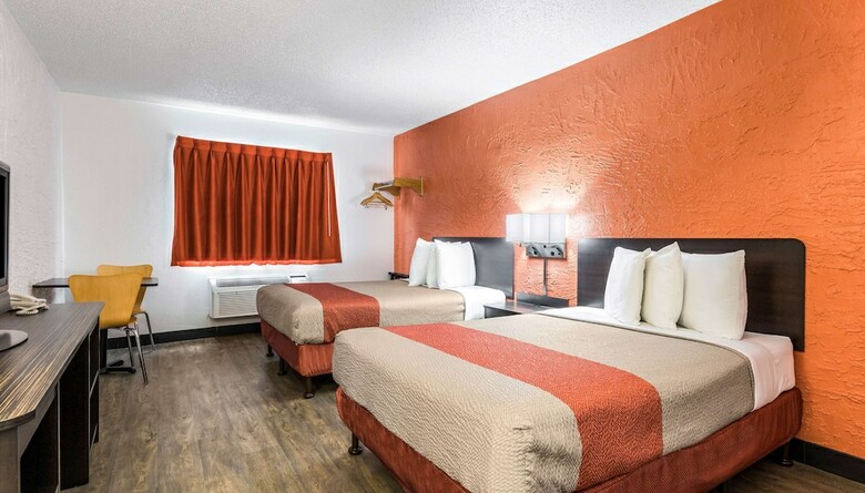Hotel Motel 6 Elk Grove Village