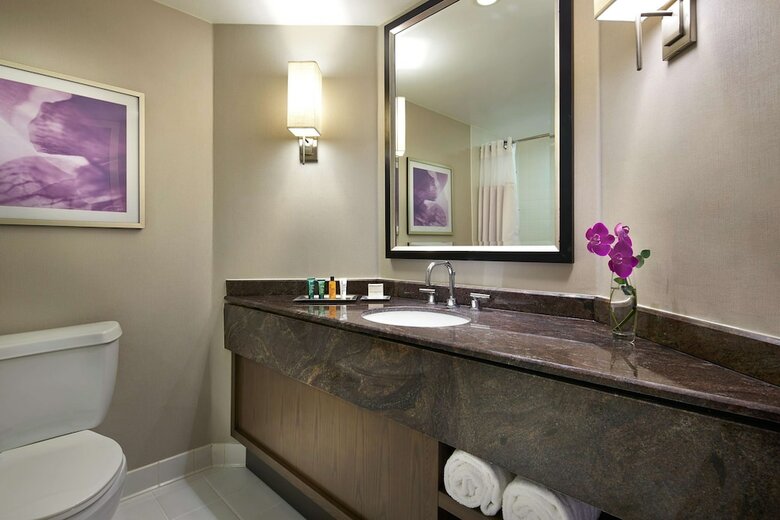 Hilton Long Beach Hotel