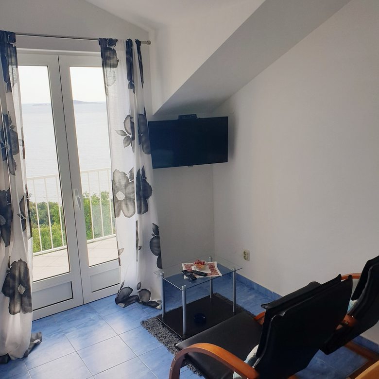 Apartments Lira