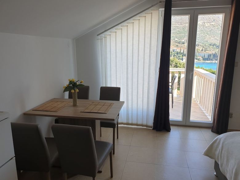 Apartments Lira