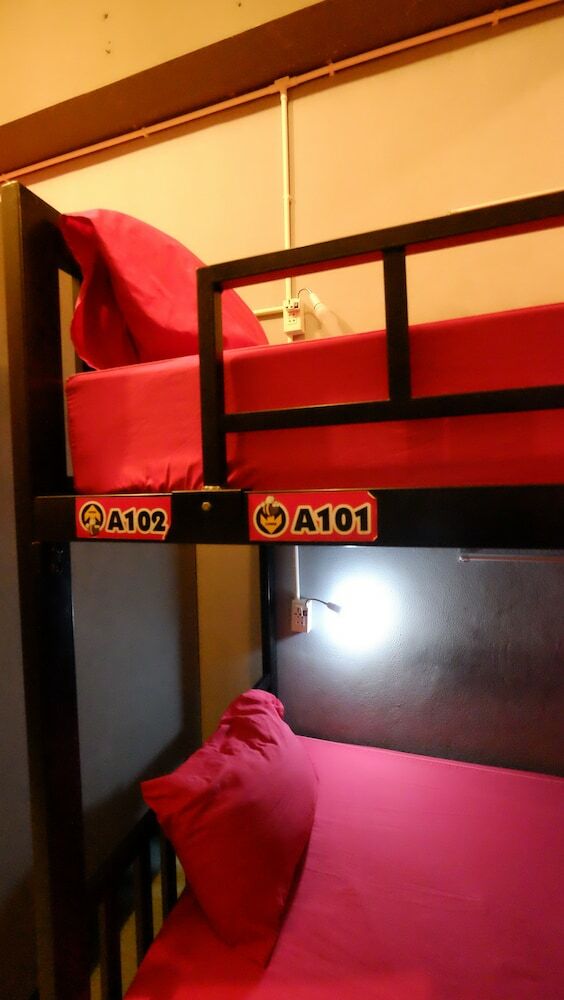Hostal Let It Bee Econo Hostel