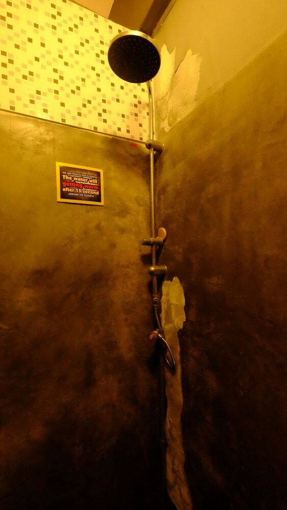 Hostal Let It Bee Econo Hostel