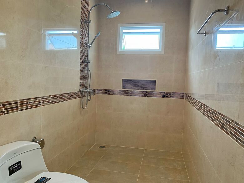Private New Pool Villa Near Laguna