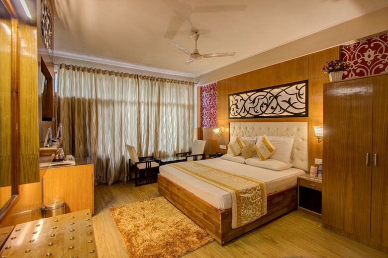 Hotel Natraj Pure Veg