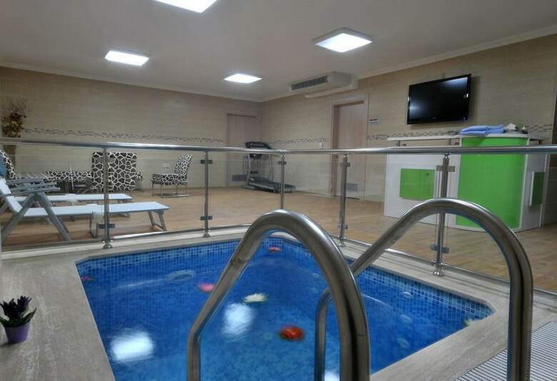 Rhiss Hotel Bostanci