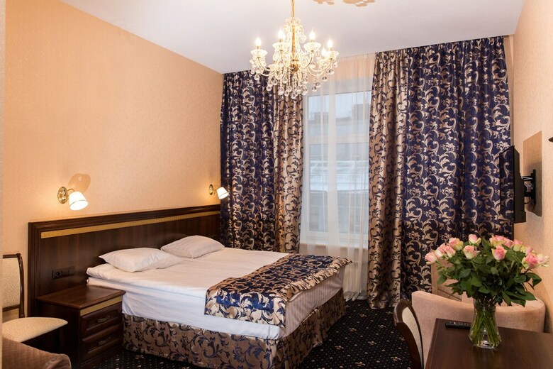 Sapphire Hotel