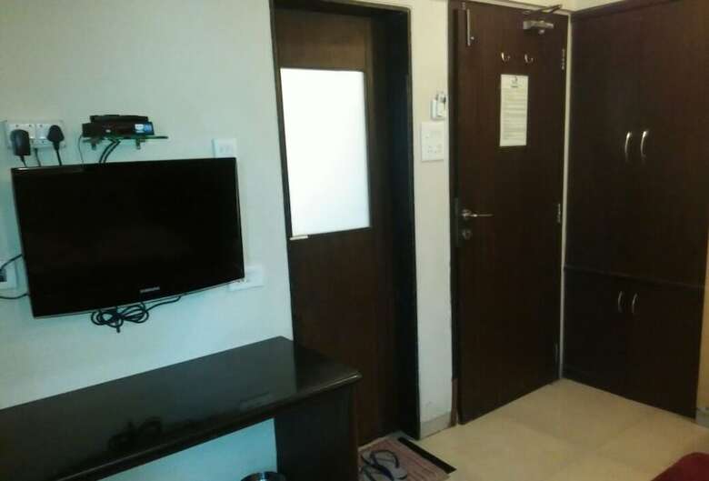Hotel Basera