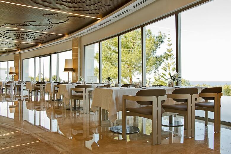 Malpas Hotel & Casino