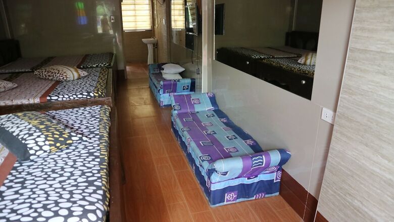 Hotel Nipa Hut Resort