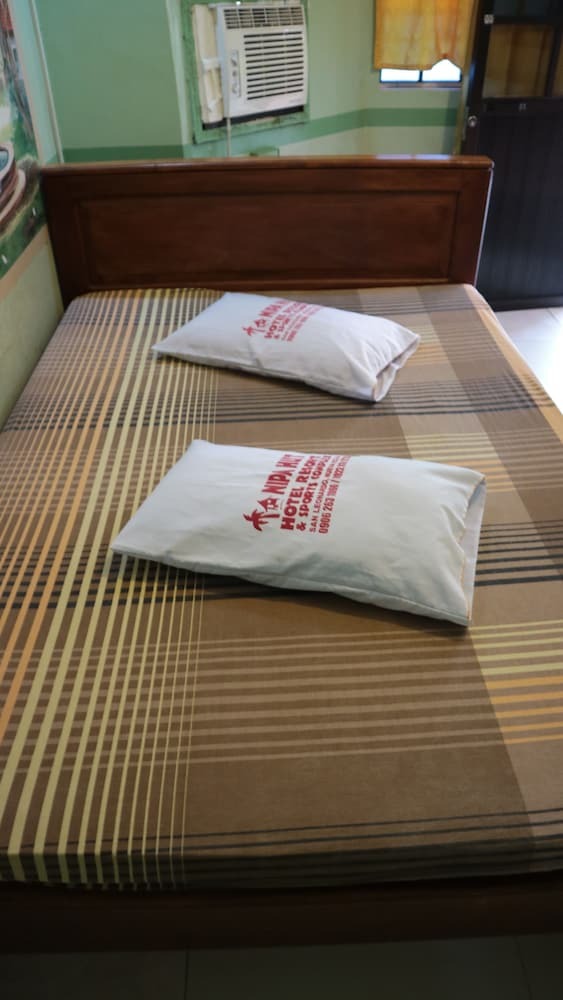 Hotel Nipa Hut Resort