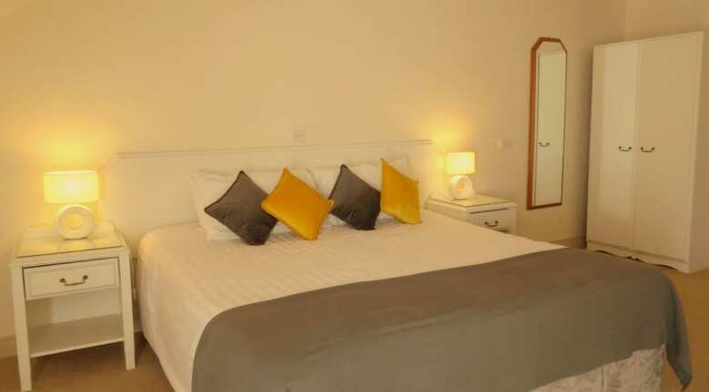 Hotel The Lough & Quay
