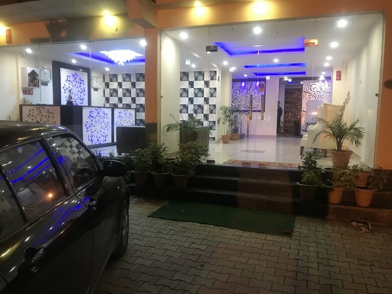 Hotel Triund Heights
