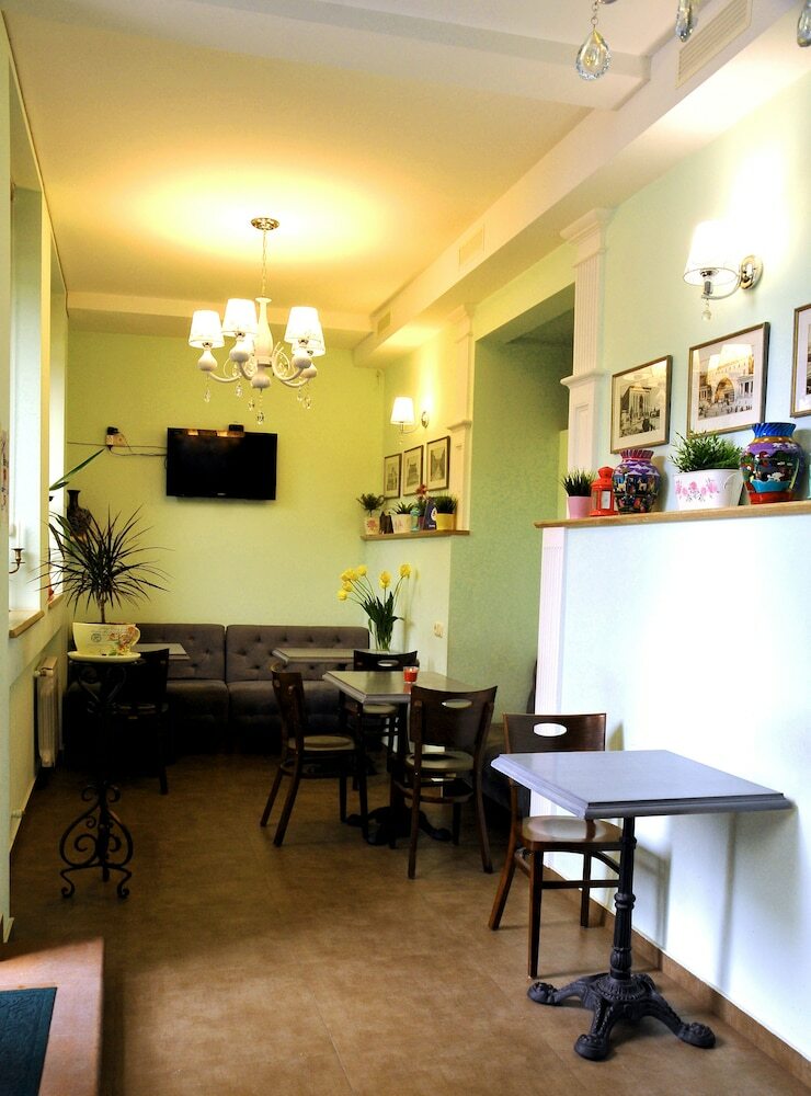 Hostal Mga Hostel & Tours