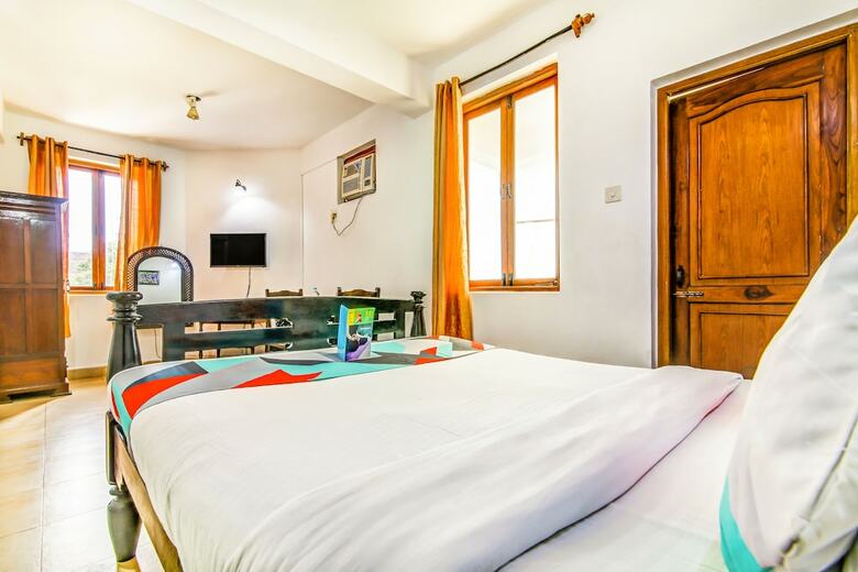Hotel Fabexpress Barday's Inn