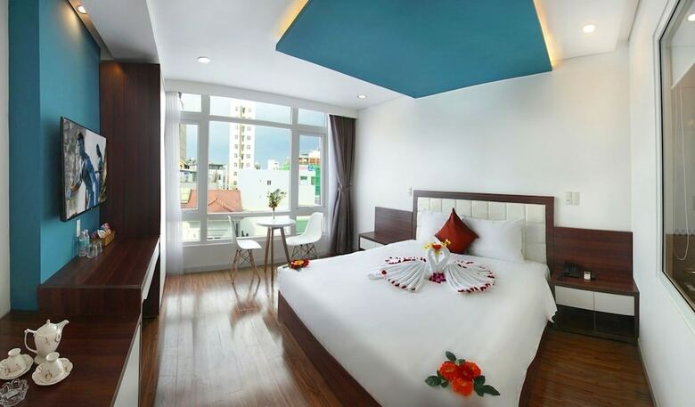 Rich Hotel