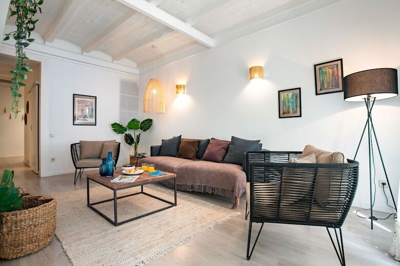 Habitat Apartments Pl. Espa�a Balconies