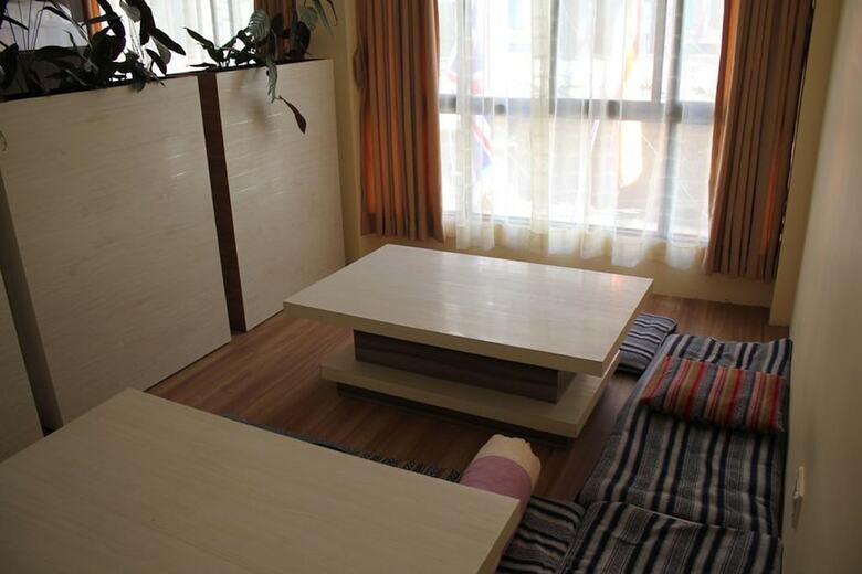 Hostal The Glasshouse Hotel & Hostel