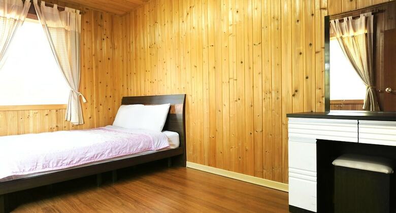 Jeju Log Pension
