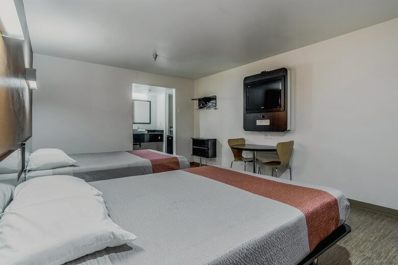 Hotel Motel 6 Victorville - Desert Express