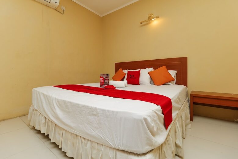 Hotel Reddoorz @ Desa Cijulang Sentul