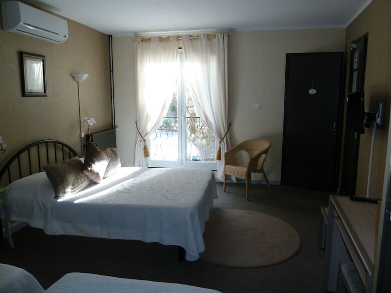 Hotel H�tel Restaurant Le Commerce